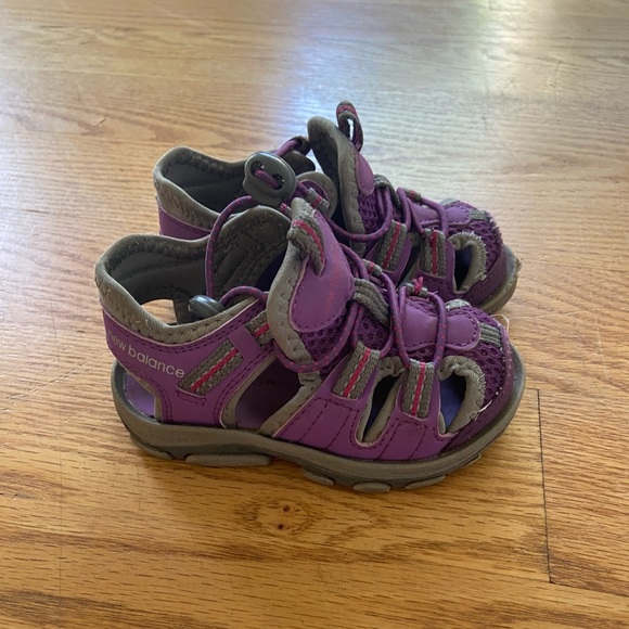 Toddler New Balance Sandals (size 6-6.5 US size 6 UK) - Picture 3 of 7